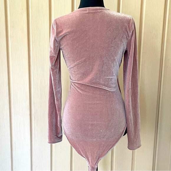 Madewell • Velvet Faux Wrap Bodysuit In Blush Pink Peach long Sleeve V-neck Snap - Picture 5 of 15